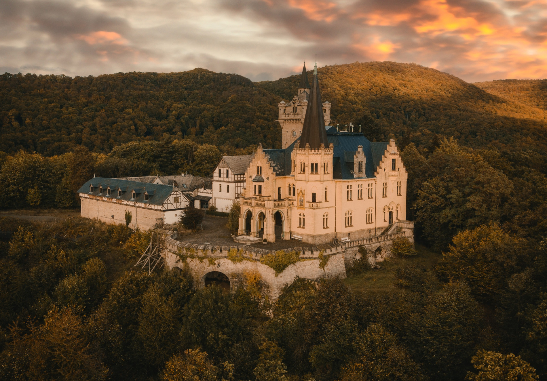 Exklusive Lost Places Touren 2026 auf Schloss Rothestein